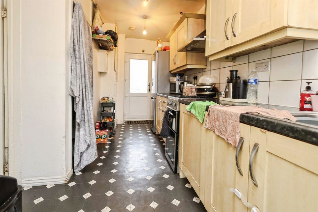 Property photo 2 of 11