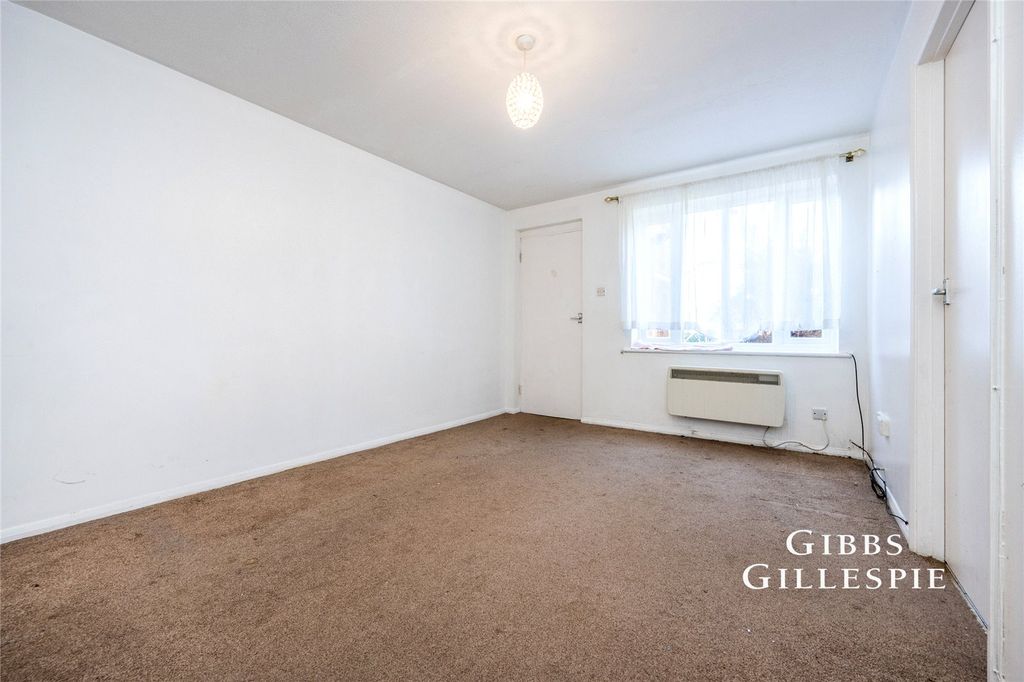 Property photo 2 of 9 Picture No. 17