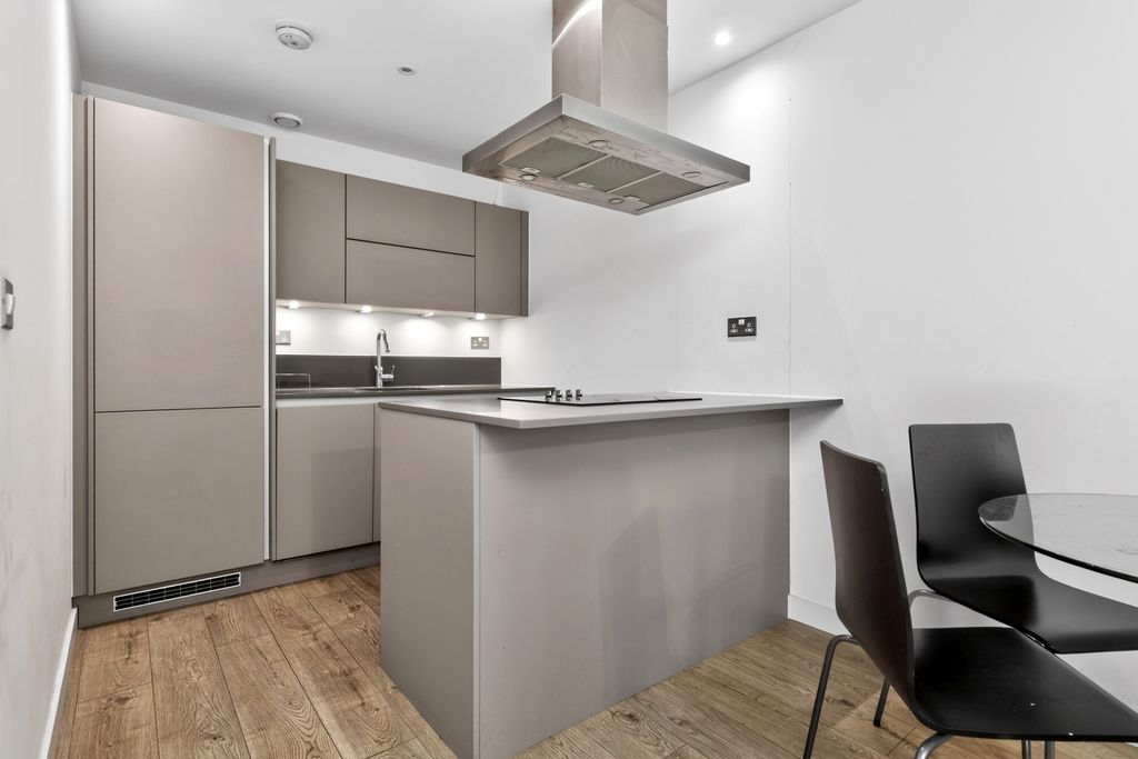 Property photo 3 of 20 Reception/Kitchen