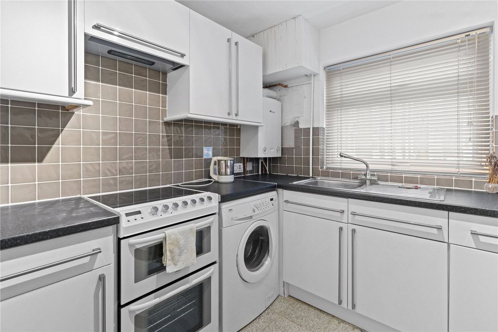 Property photo 3 of 12 Kitchen