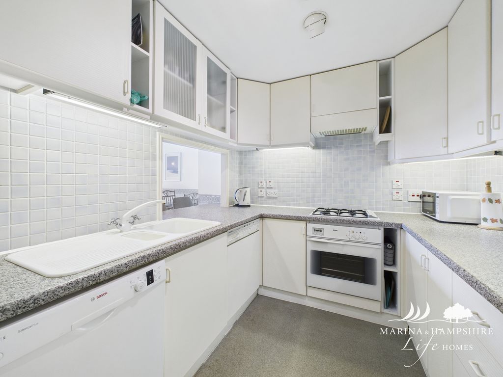 Property photo 2 of 26 Cam03691G0-Pr0067-Still003