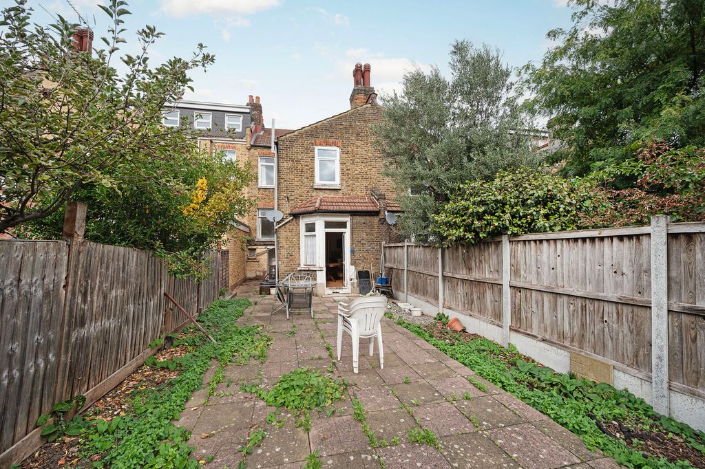 Property photo 2 of 16