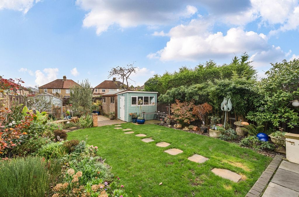 Property photo 2 of 23