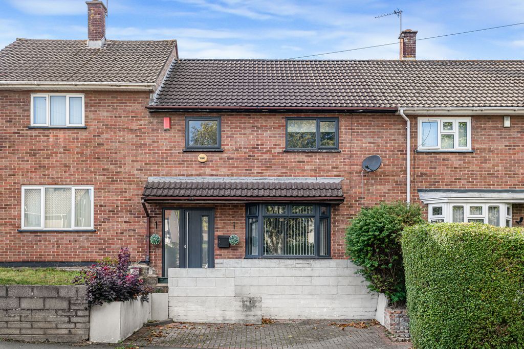 Property photo 1 of 26 Sturminster Road
