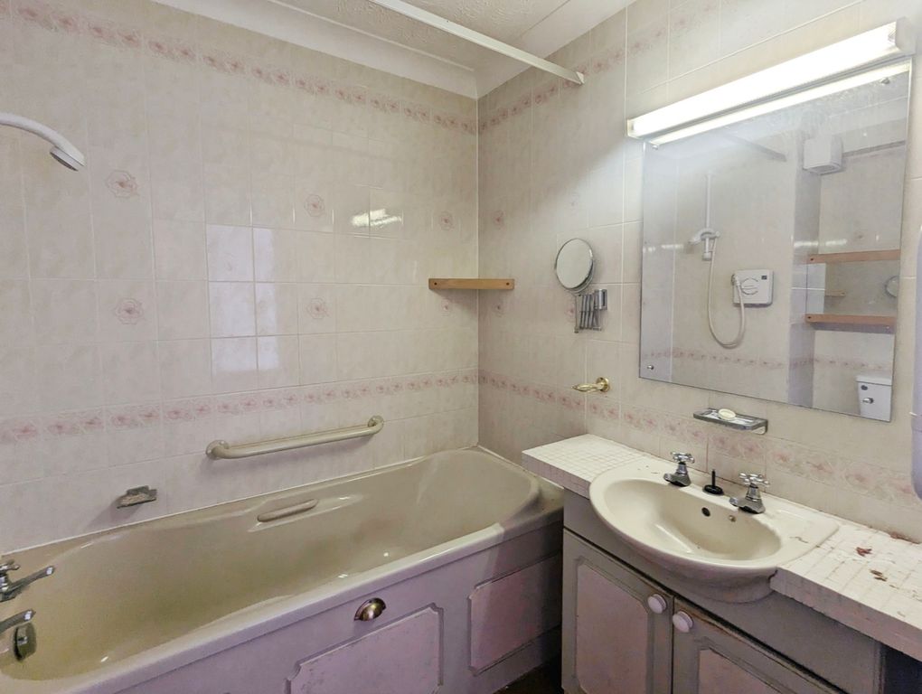 Property photo 3 of 9