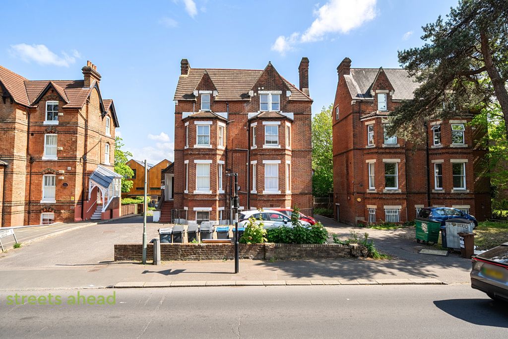 Property photo 1 of 12 c27F4921-56Ff-442...