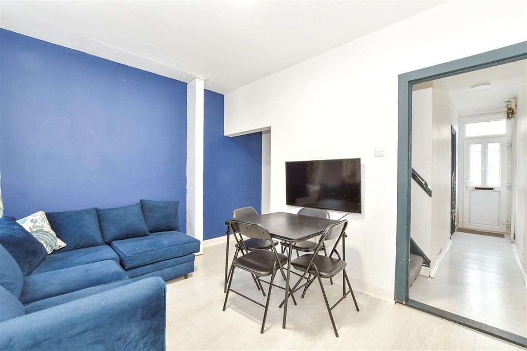 Property photo 1 of 8 Dining Room