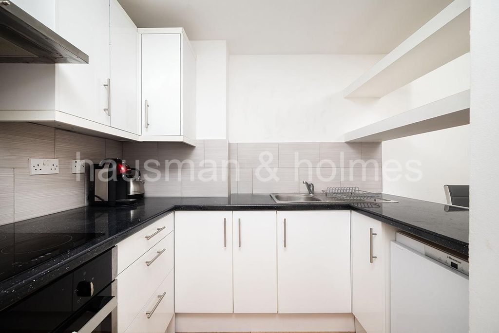 Property photo 2 of 10 W08.Jpg