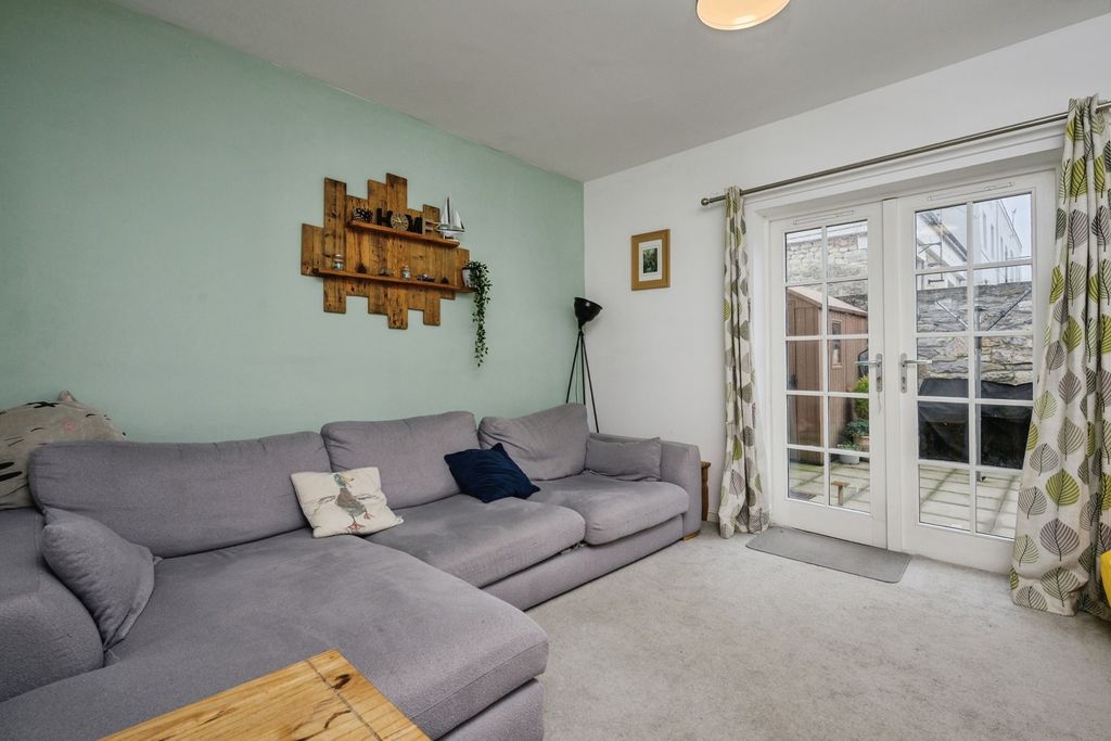 Property photo 2 of 20 Pbox-Img.Jpg