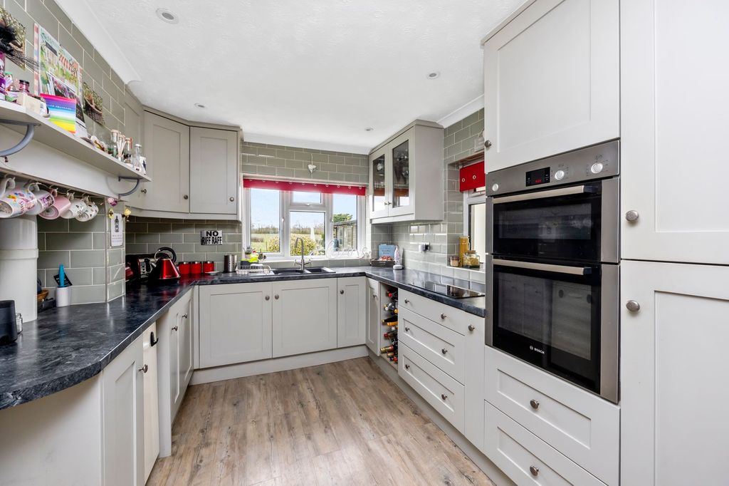 Property photo 3 of 16 Kitchen