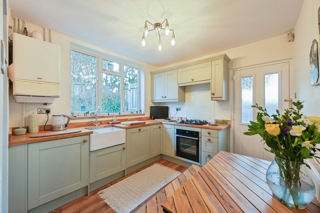 Property photo 2 of 17 Photo