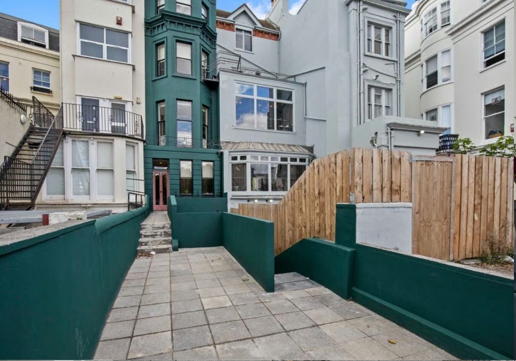 Property photo 1 of 24