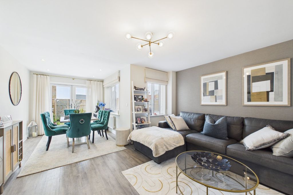 Property photo 2 of 14 Picture No. 16