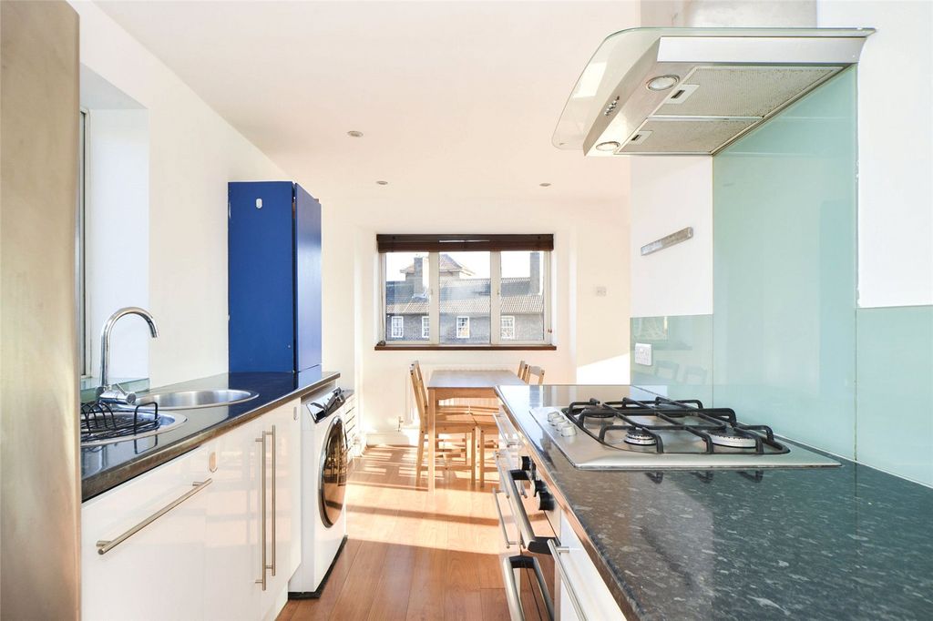 Property photo 3 of 14 Kitchen