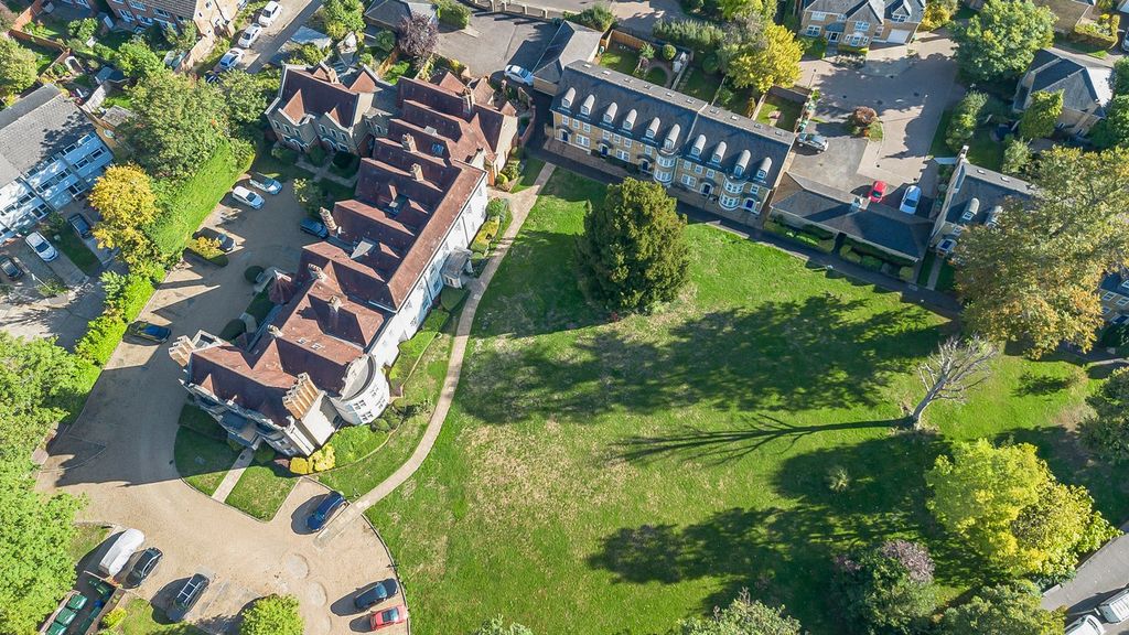 Property photo 3 of 12