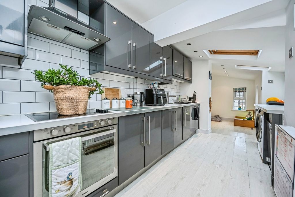 Property photo 2 of 16 Photo