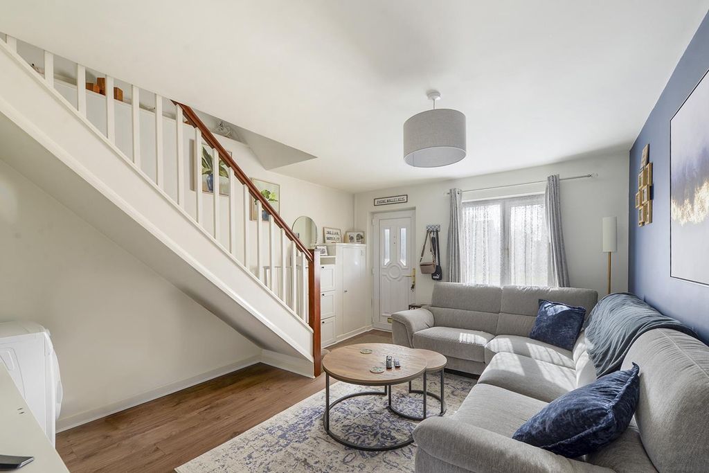 Property photo 1 of 14 4Fiveoakgreen05.Jpg