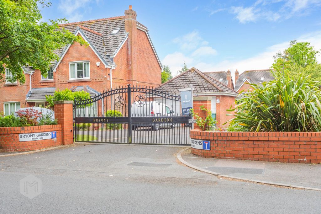 Property photo 2 of 37
