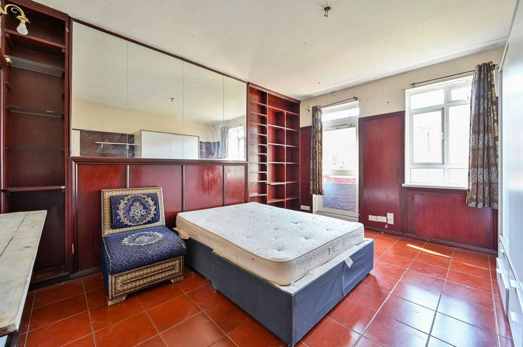Property photo 2 of 7