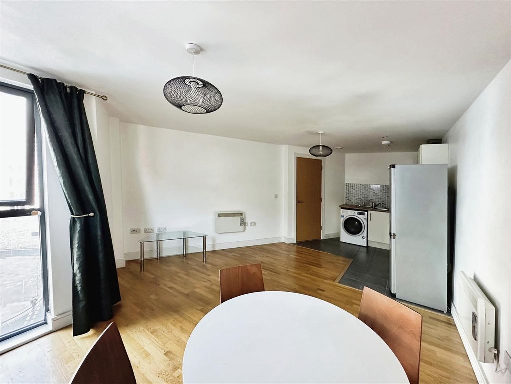 Property photo 3 of 12 Lounge Kitchen