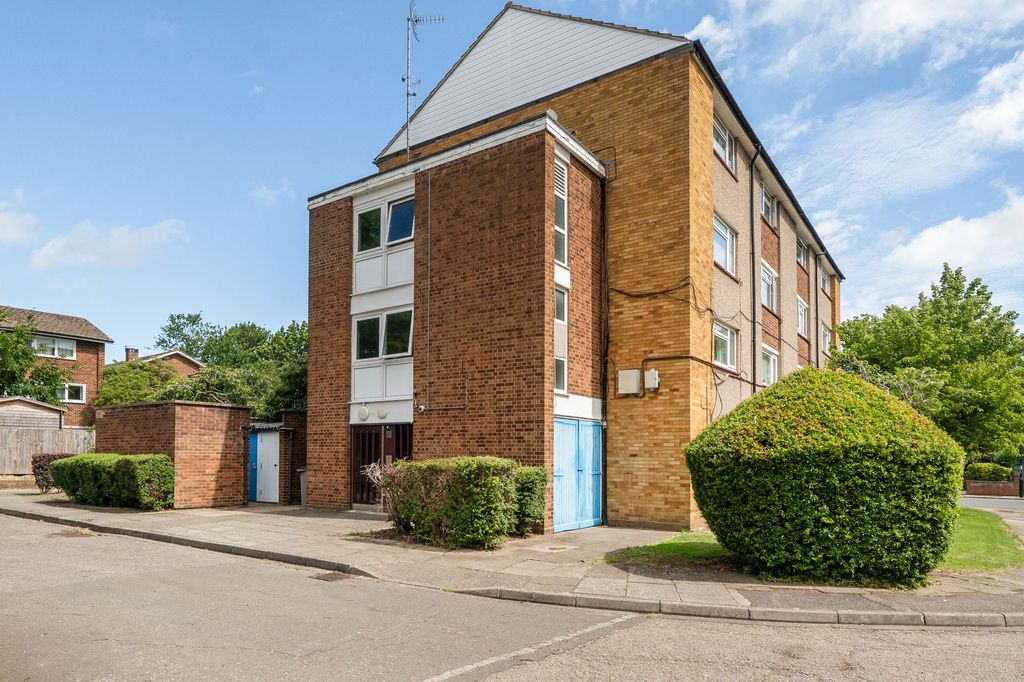 Property photo 2 of 18