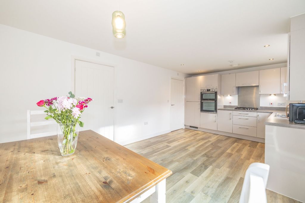 Property photo 2 of 24 Picture 2