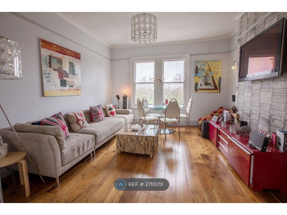 Property photo 2 of 9 Large Lounge To Chill