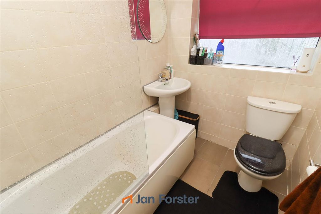 Property photo 3 of 4 Bathroom