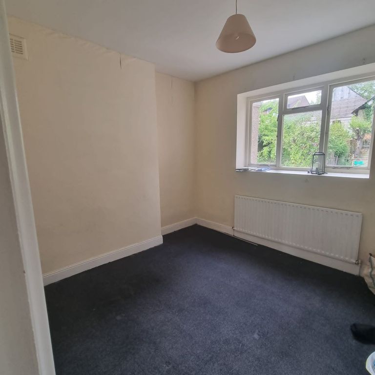 Property photo 1 of 3