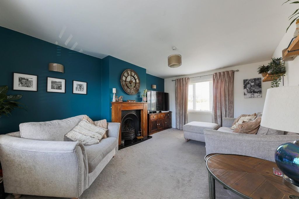 Property photo 2 of 18 Living Room