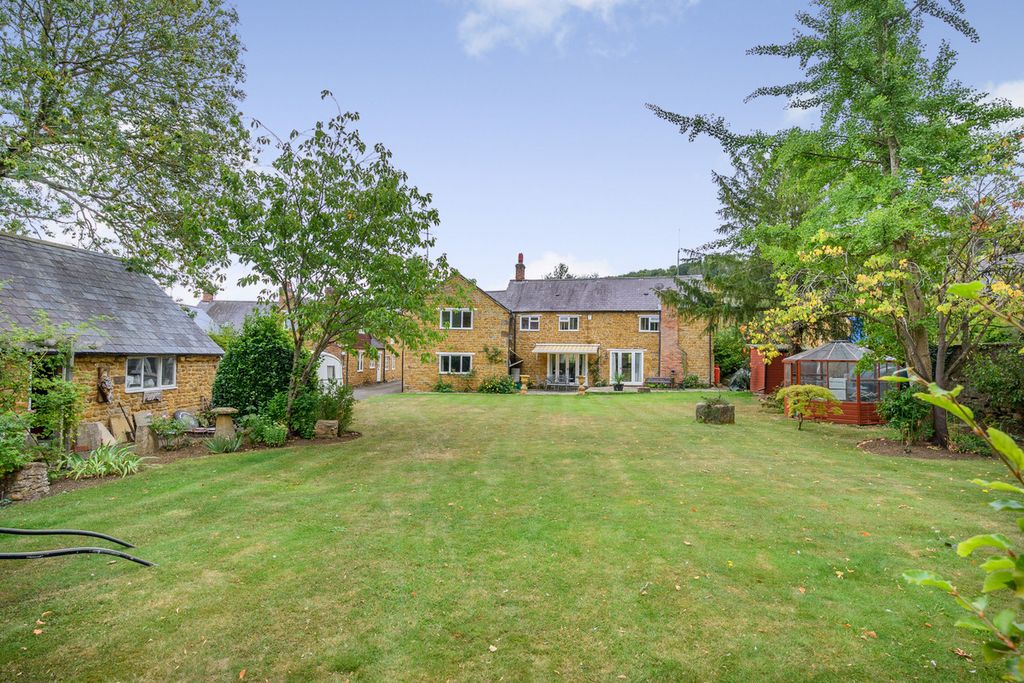 Property photo 1 of 37