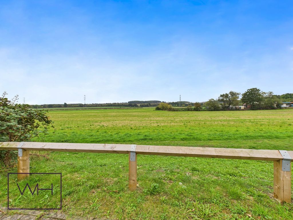 Property photo 2 of 20 Cam03785G0-Pr0309-Still021