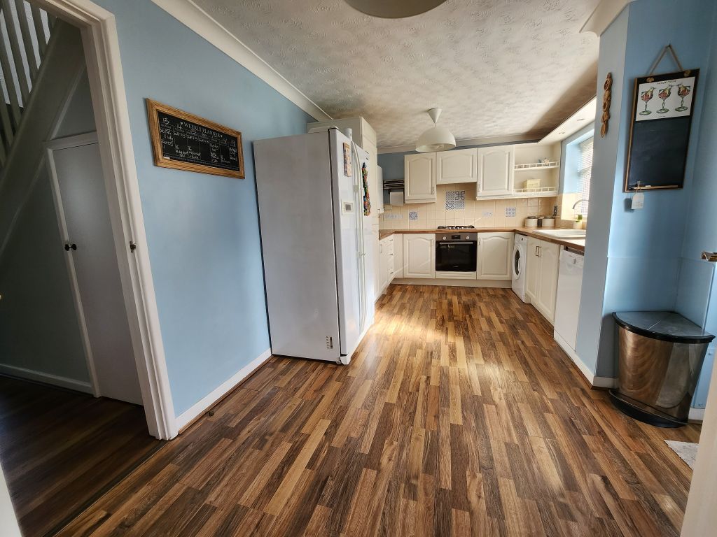 Property photo 2 of 26 Kitchen