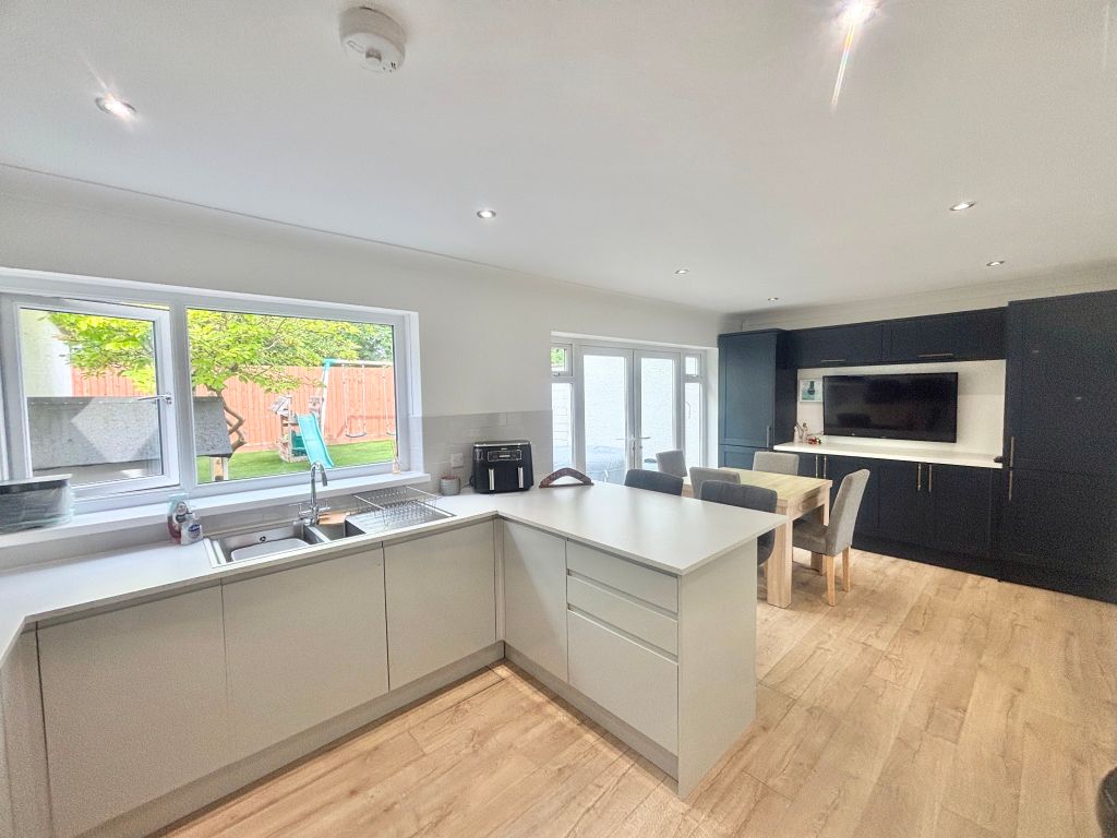 Property photo 1 of 33