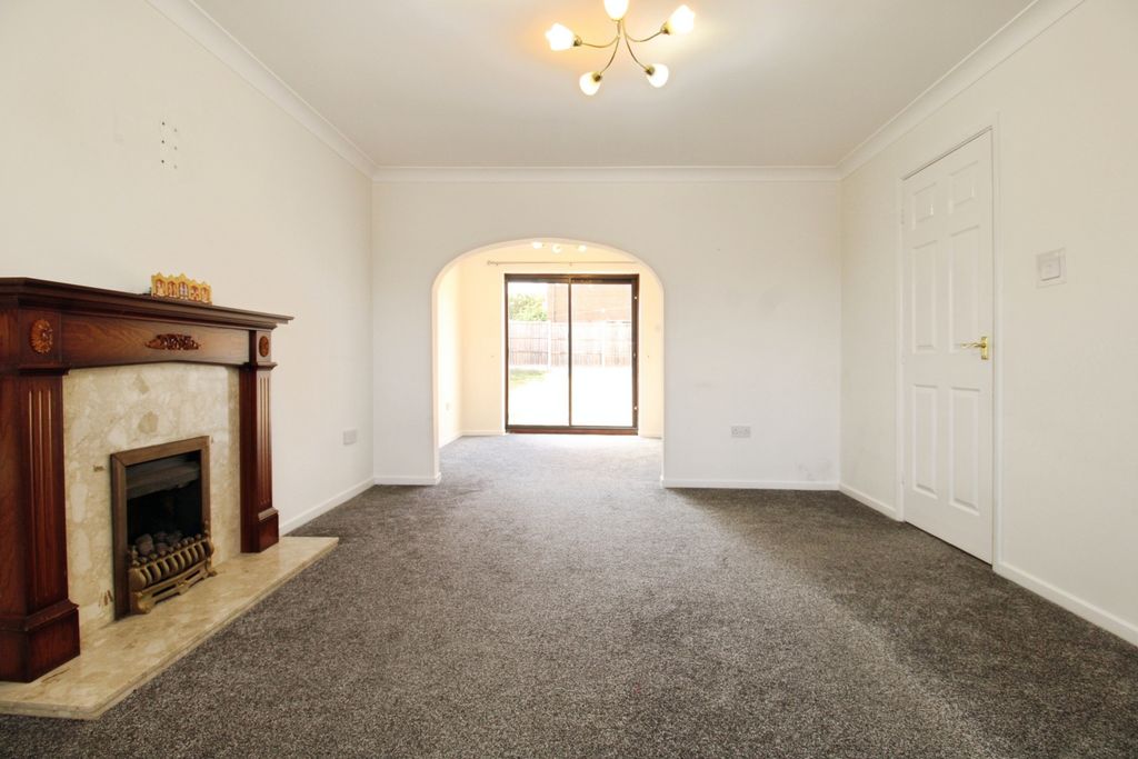Property photo 2 of 13 Lr