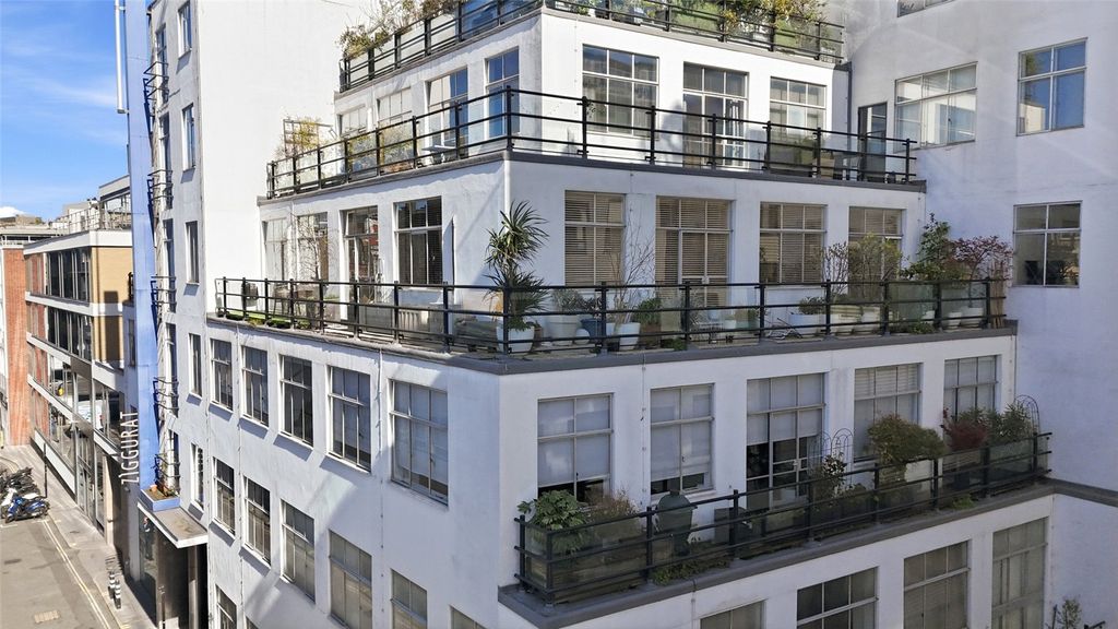 Property photo 2 of 36 Picture No. 02