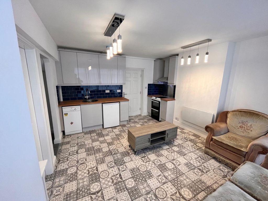 Property photo 2 of 9 11