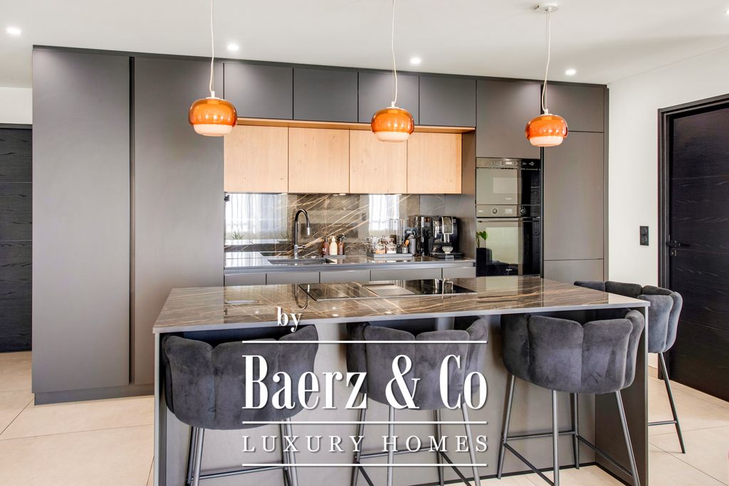 Property photo 3 of 23