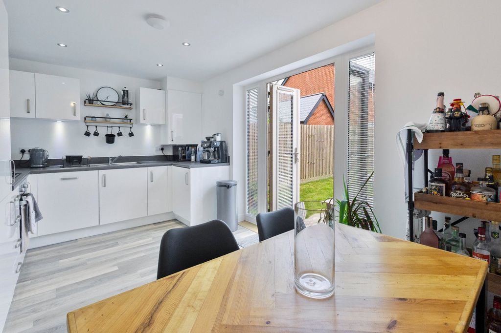 Property photo 3 of 15 Kitchen/Diner