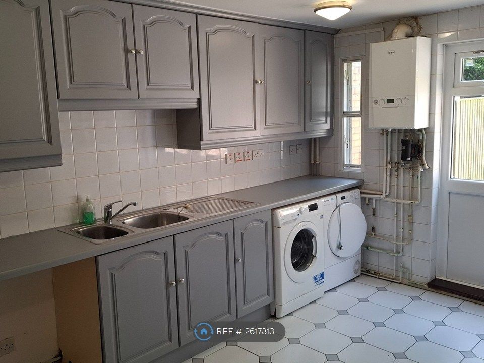 Property photo 2 of 16 Kitchen 1