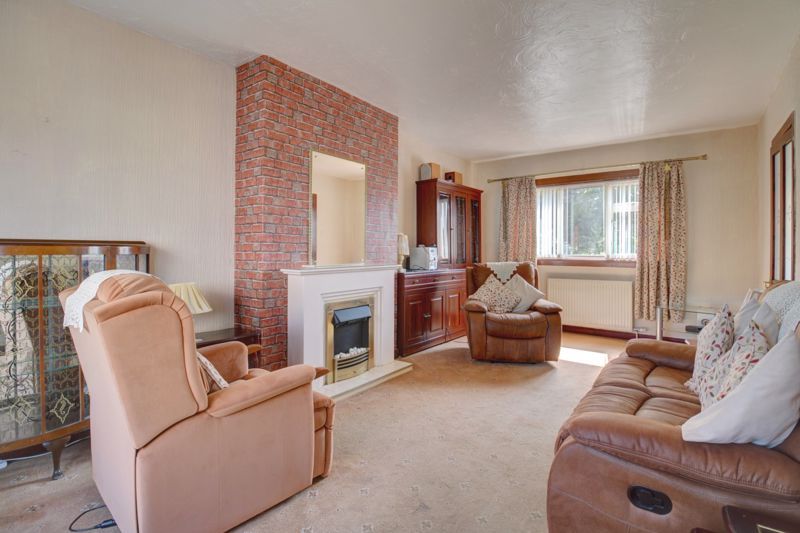 Property photo 3 of 14 Lounge
