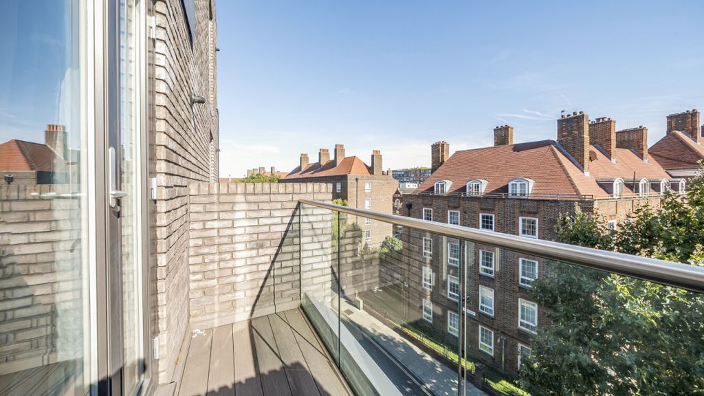 Property photo 2 of 20