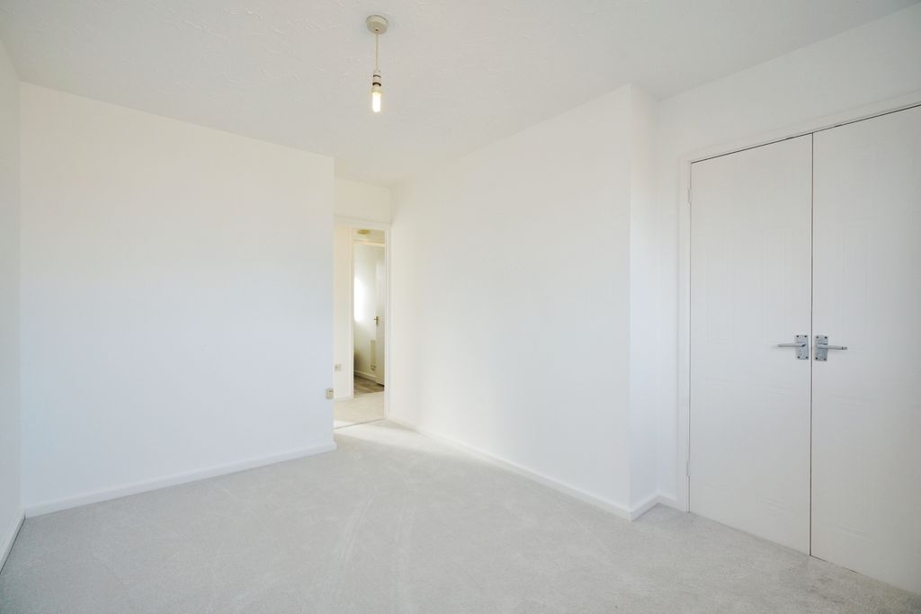 Property photo 3 of 6