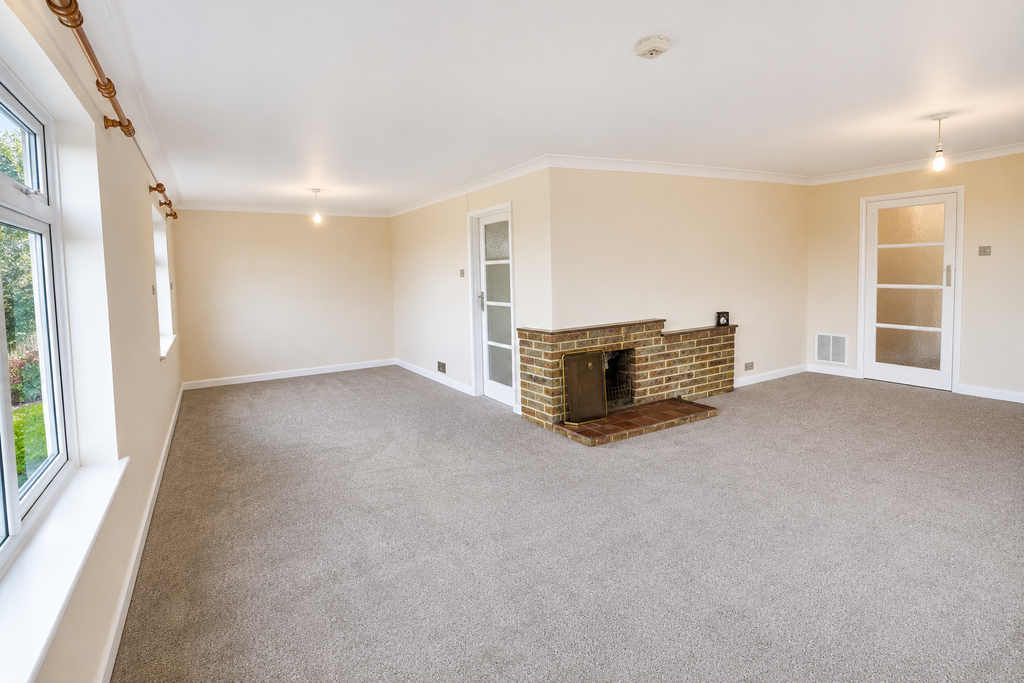 Property photo 3 of 5 Living Room