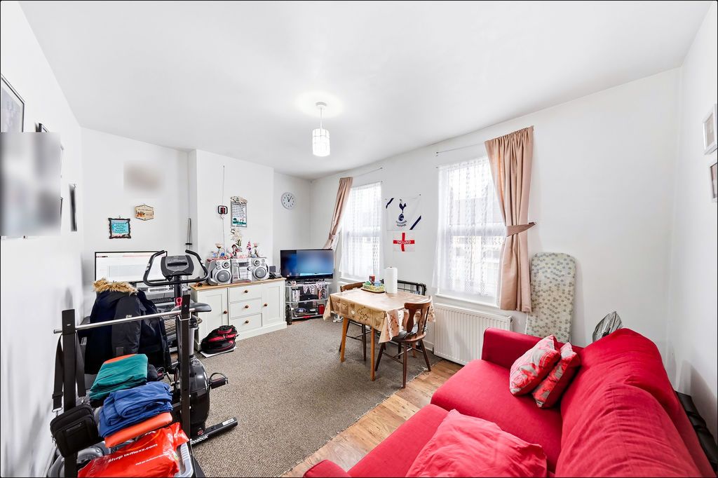 Property photo 1 of 14 Photo 18