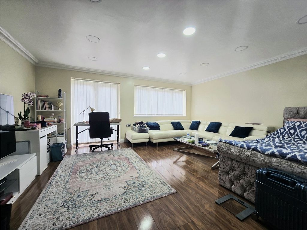 Property photo 2 of 13 Picture No. 03