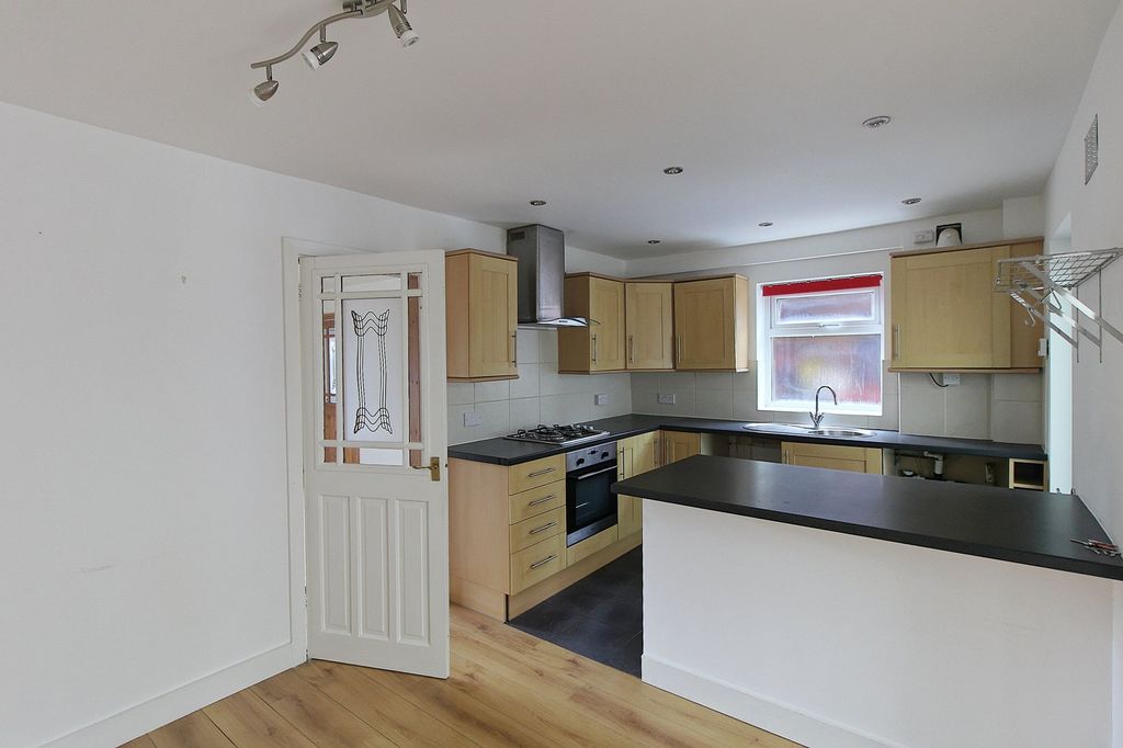 Property photo 2 of 22
