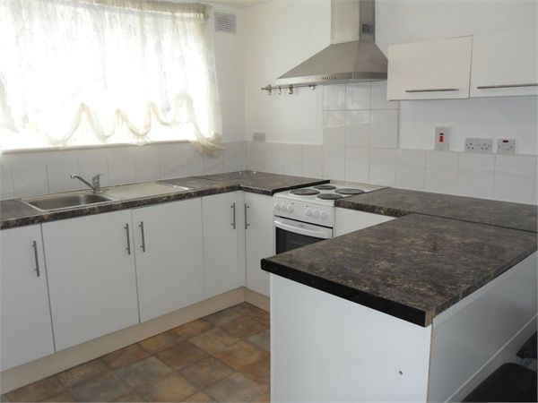 Property photo 3 of 6 Kitchen