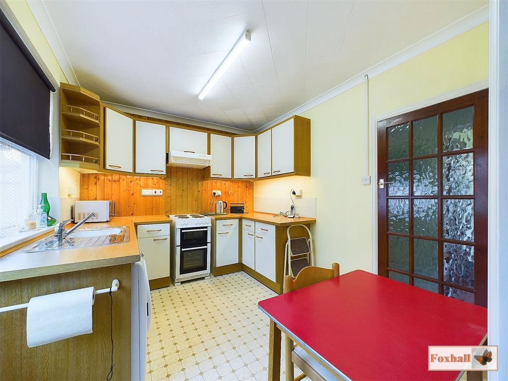 Property photo 3 of 15 Kitchen / Breakfast Room