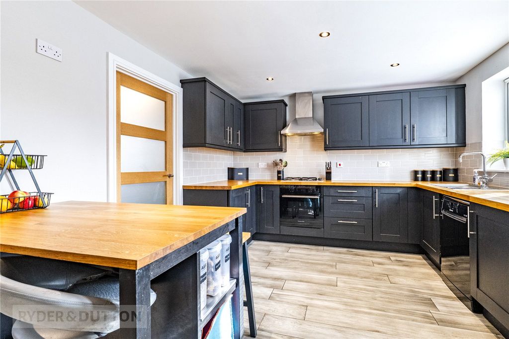 Property photo 3 of 24 Kitchen